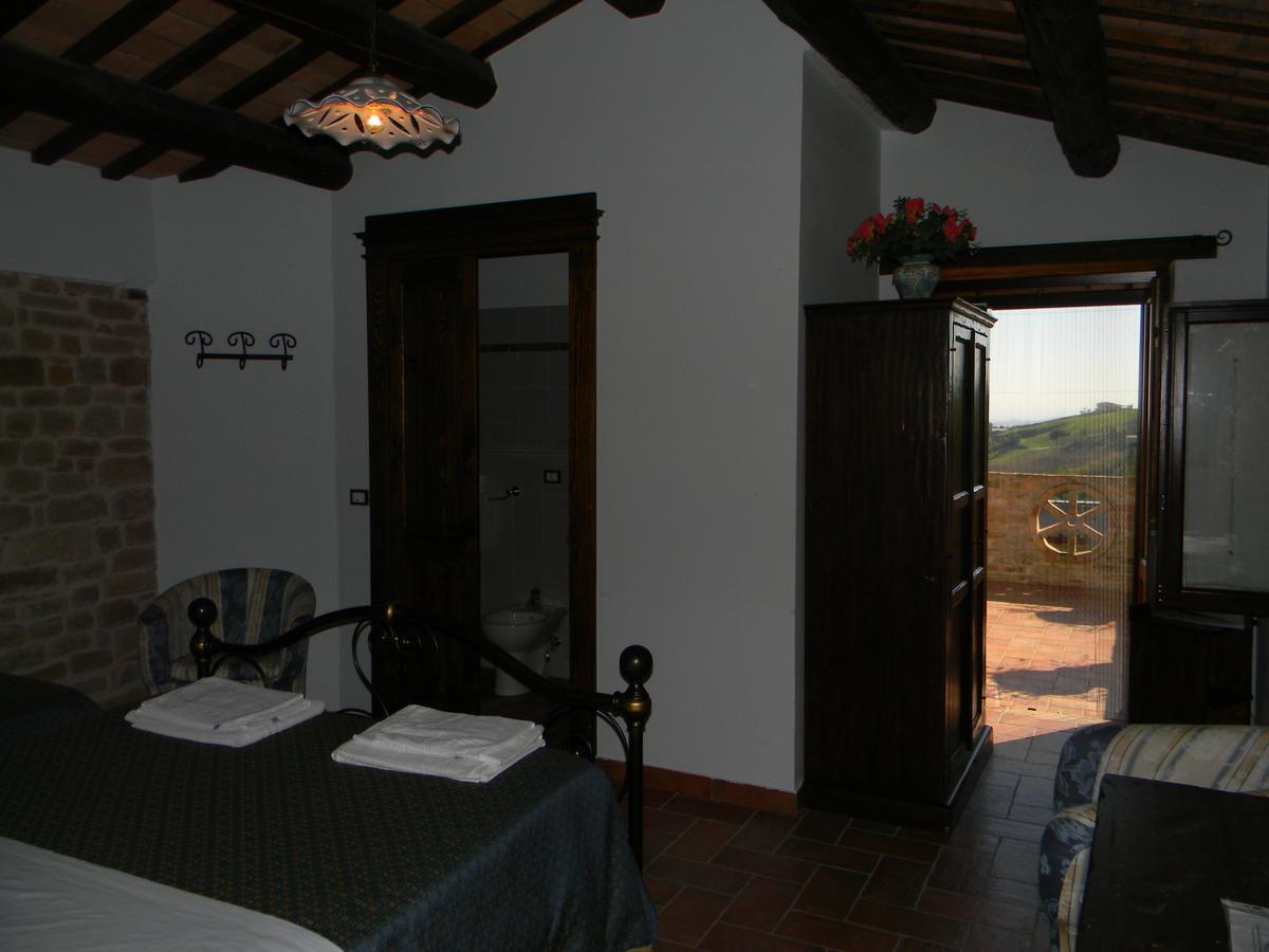 Azienda Agrituristica Colle San Giorgio Castiglione Messer Raimondo Exterior foto